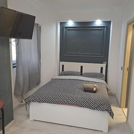 Апартаменты Deluxe Studio Oldtown Бухарест Экстерьер фото